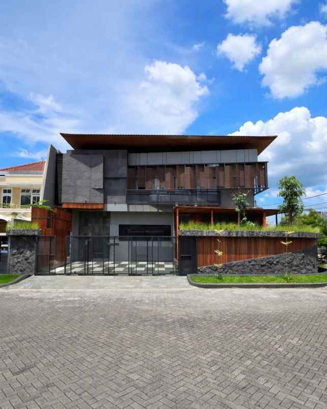 rumah manyar kertoadi new