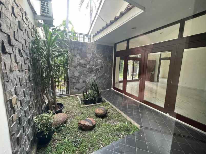 rumah mewah 2 lt jl malang menteng jakarta pusat