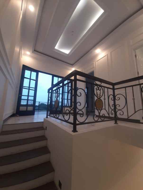 rumah mewah bata merah jagakarsa jakarta selatan