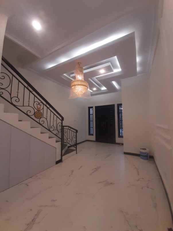 rumah mewah bata merah jagakarsa jakarta selatan