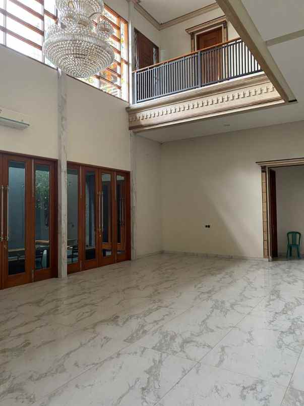 rumah mewah gayungsari barat 2 5 lantai