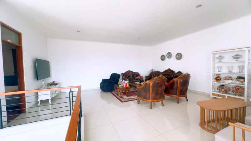 rumah mewah komplek setiabudi regency bandung