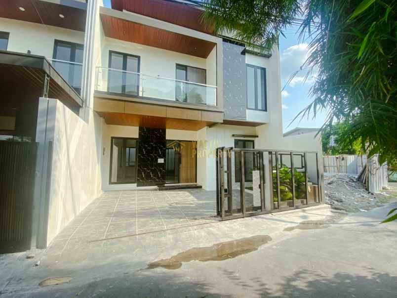 rumah mewah posisi hook di godean dekat kampus umy