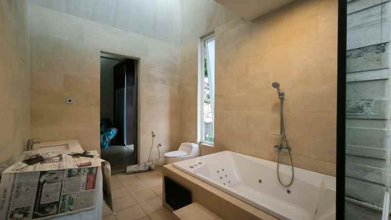 rumah mewah san antonio pakuwon city strategis