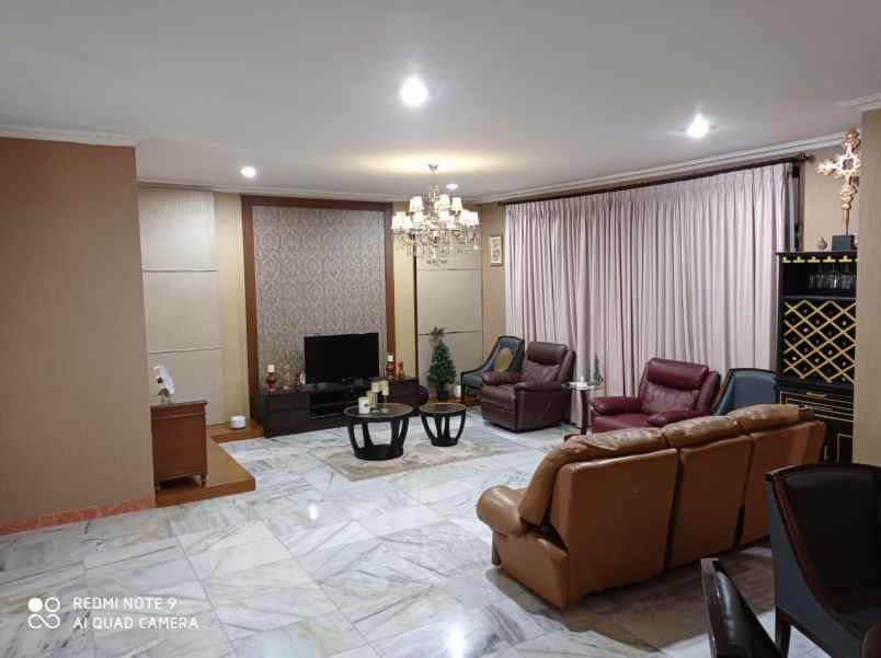 rumah mewah siap huni 2 lantai di muara karang