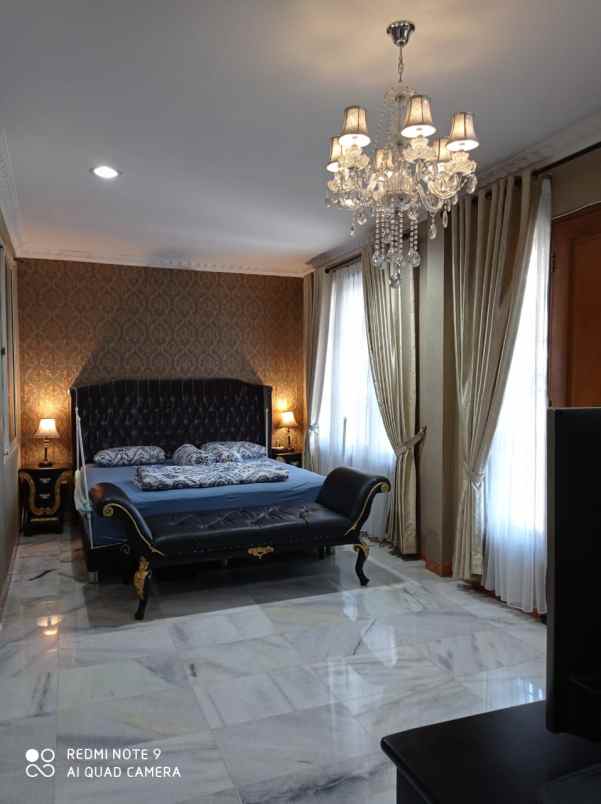 rumah mewah siap huni 2 lantai di muara karang