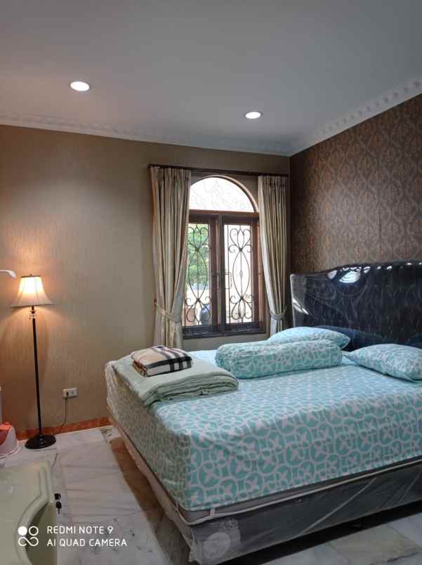 rumah mewah siap huni 2 lantai di muara karang