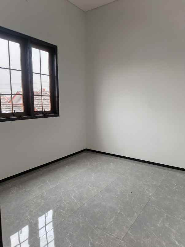 rumah mewah tengah kota semarang dekat rs ketileng