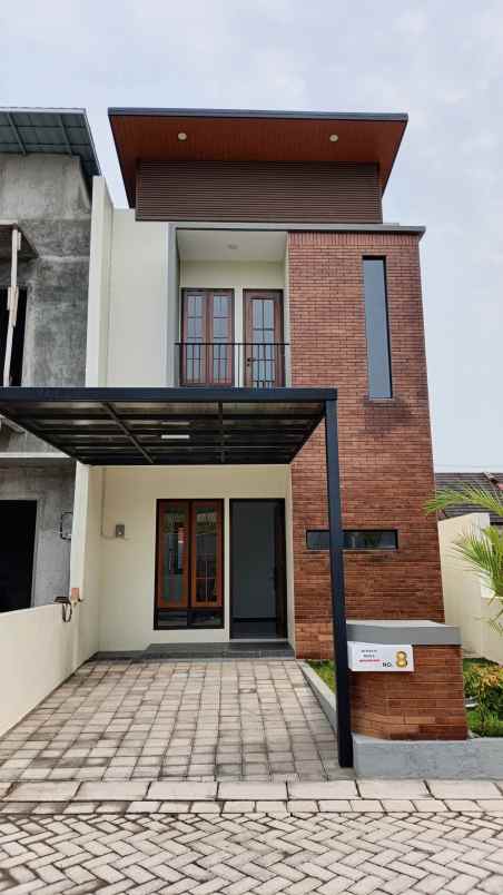 rumah mewah tengah kota semarang dekat rs ketileng