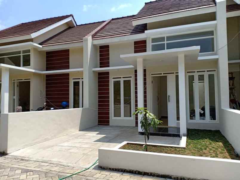 rumah modern 300 juta an di tlogowaru