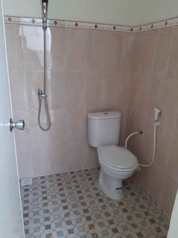 rumah modern 300 juta an di tlogowaru