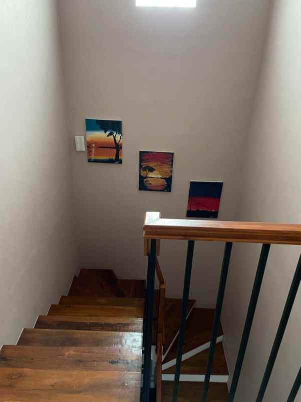 rumah modern minimalis 3 lantai perum bukit sariwangi