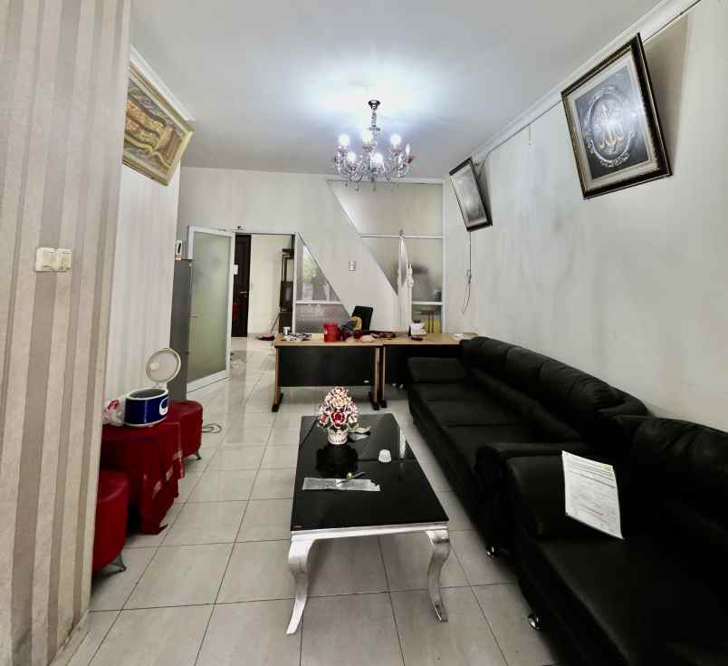 rumah murah dua lantai di aralia harapan indah bekasi