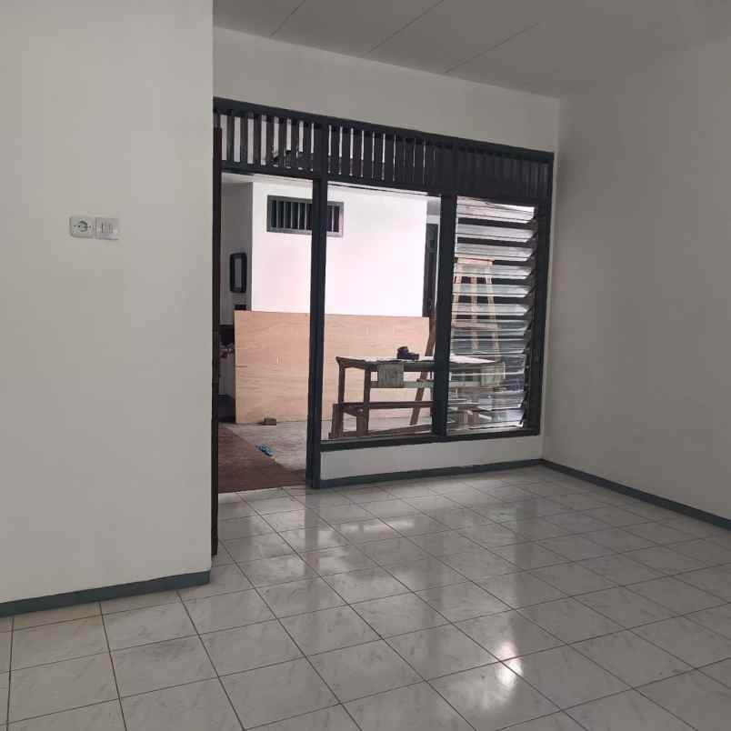 rumah nginden intan strategis