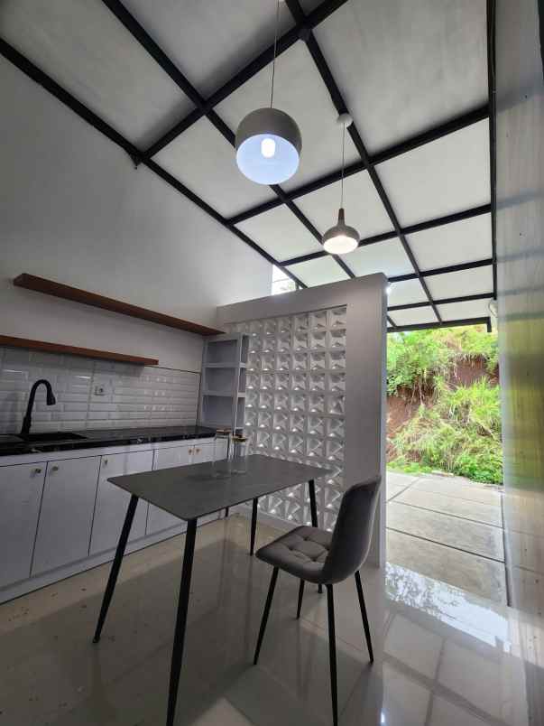 rumah nuansa villa lokasi di karangploso