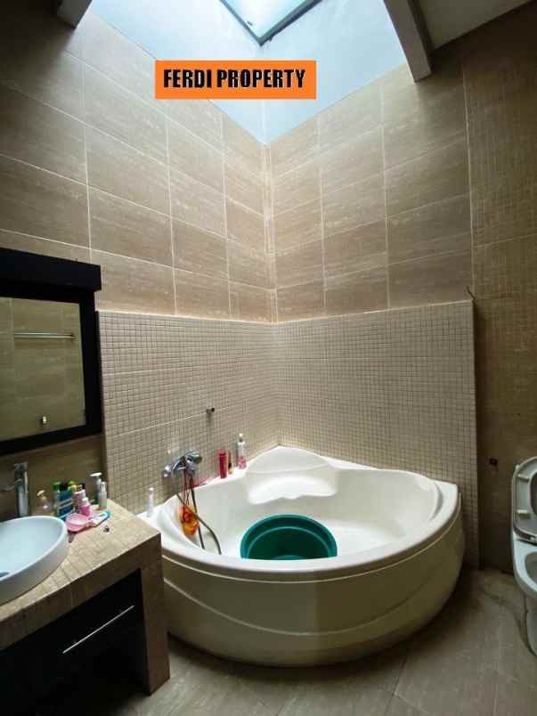 rumah perumahan pesona khayangan