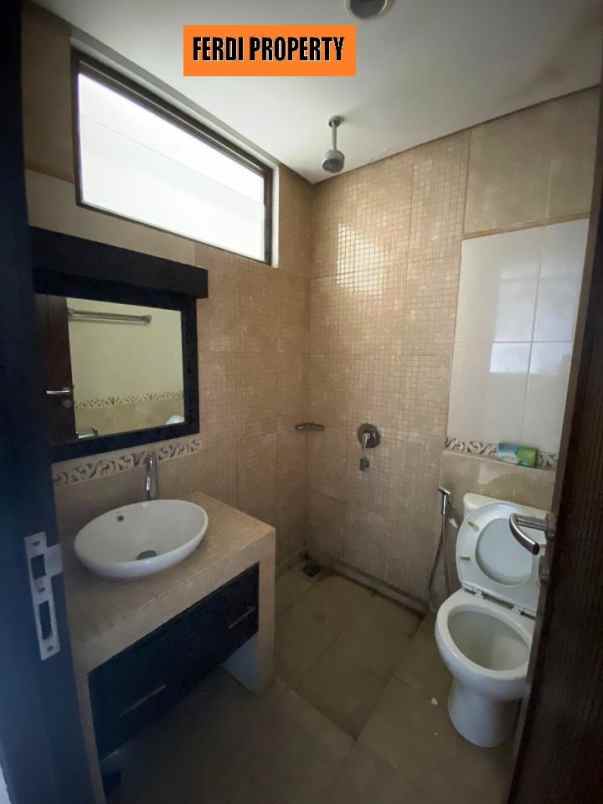 rumah perumahan pesona khayangan