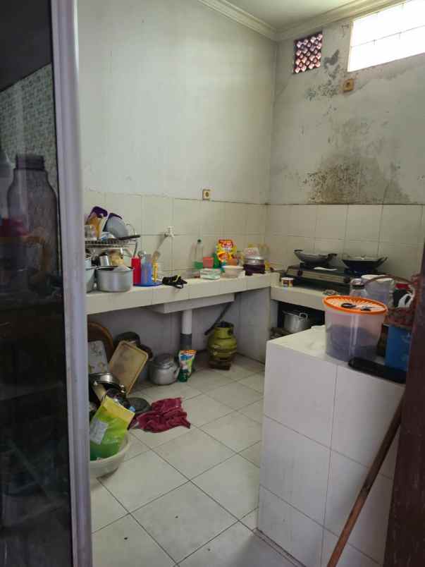 rumah sarijadi 10 menit tol pasteur halaman depan luas