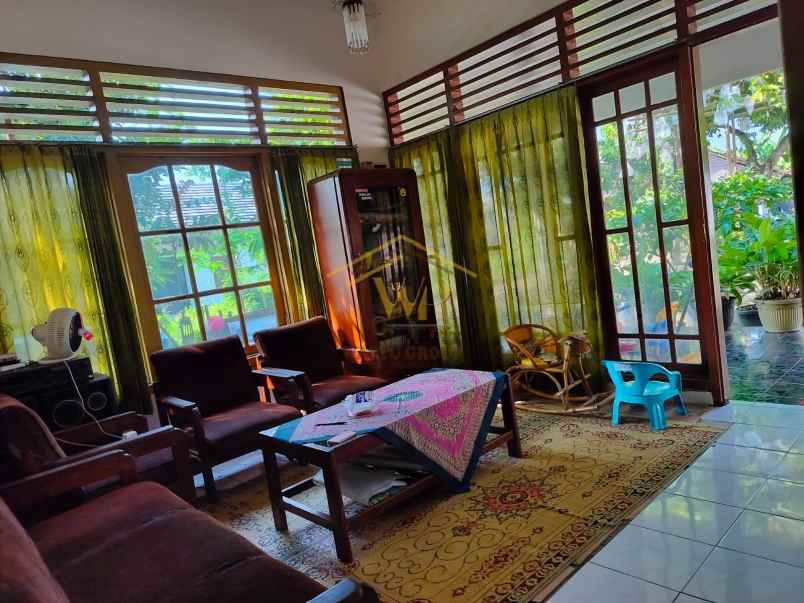 rumah second dengan tanah luas dekat jalan jogja solo