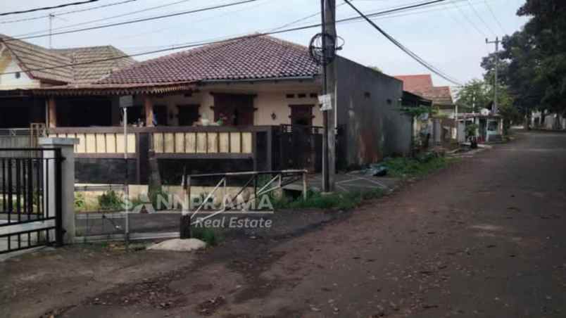 rumah second hook unik antik sawangan permai depok fry