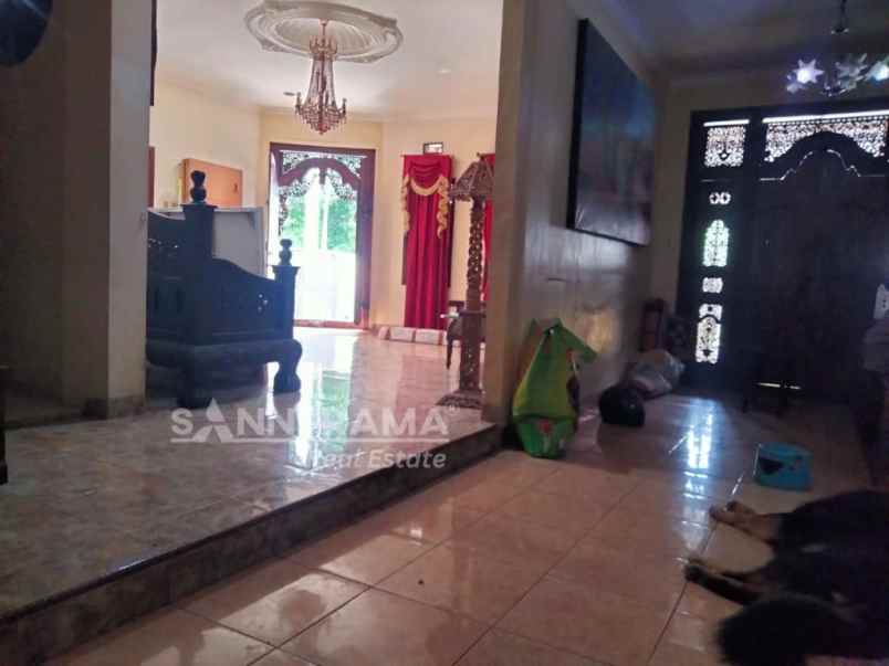 rumah second hook unik antik sawangan permai depok fry