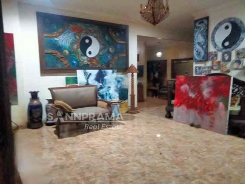 rumah second hook unik antik sawangan permai depok fry