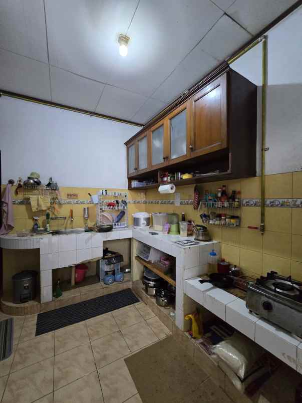 rumah second posisi hook di pondok kelapa jaktim