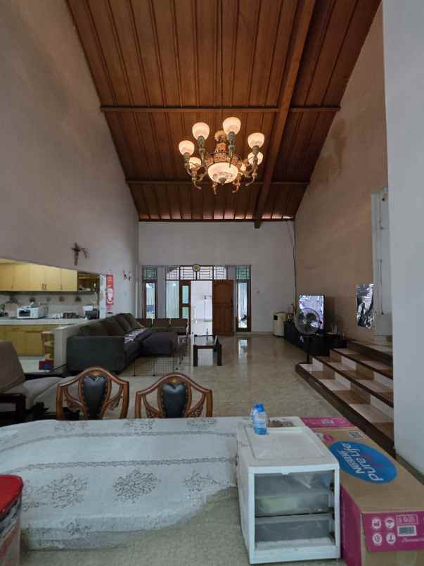 rumah second posisi hook di pondok kelapa jaktim