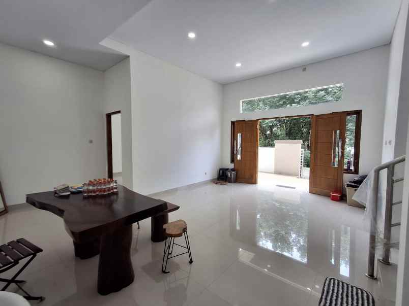 rumah siap huni 2 lantai di jantung wisata kaliurang