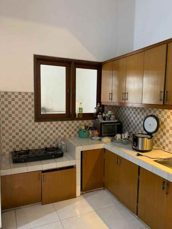 rumah siap huni dan semi furnish lokasi teluk bayur