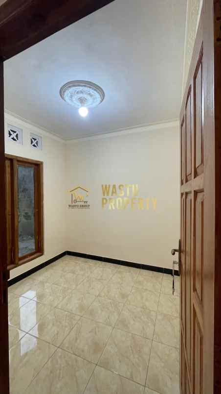 rumah siap huni dengan tanah luas di wonokromo pleret