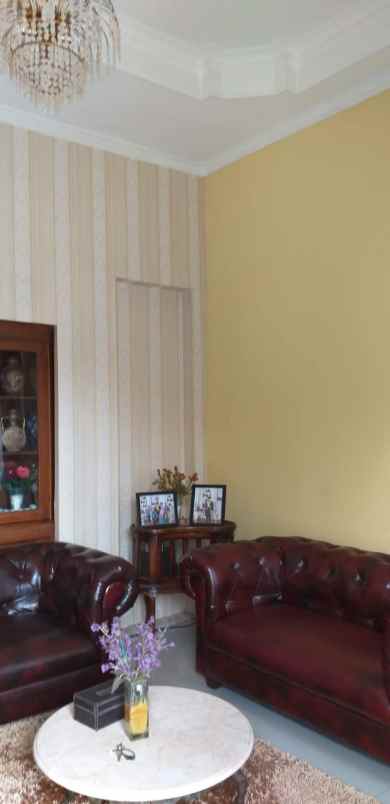 rumah strategis di ngaglik tanah luas