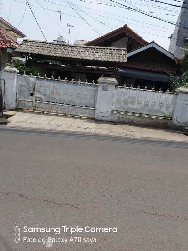 rumah strategis pinggir jalan raya area ciracas