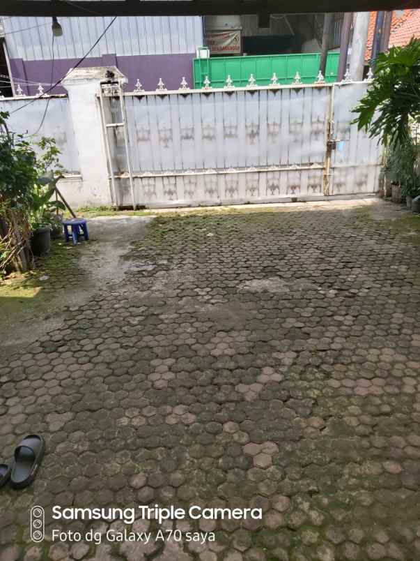 rumah strategis pinggir jalan raya area ciracas