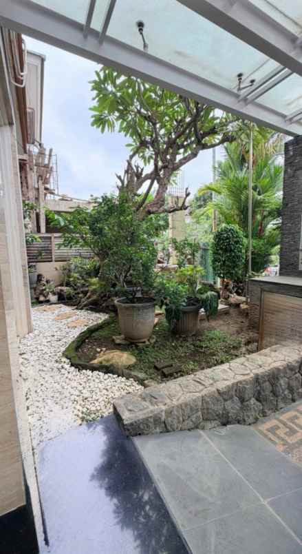 rumah sultan pakuwon city turun 1 1 milyar