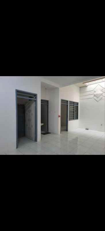 rumah sutorejo timur hadap selatan