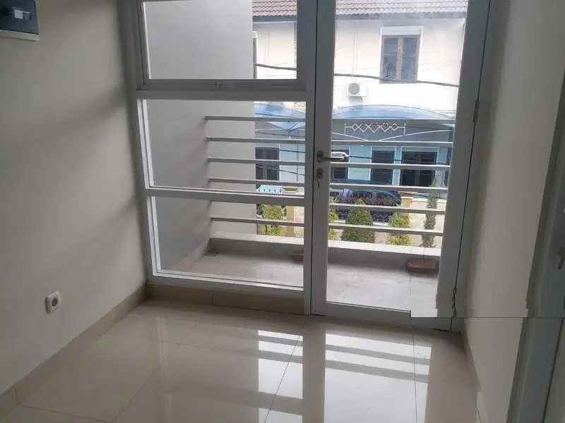 rumah taman holis indah