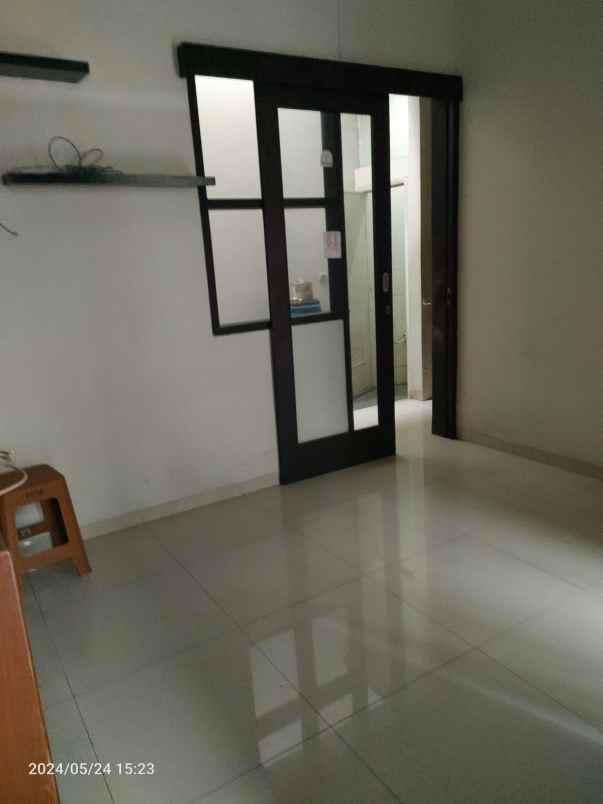 rumah taman holis indah