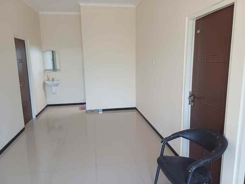 rumah taman rivera regency