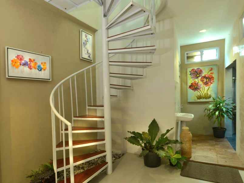 rumah tinggal bagus strategis siap huni di klojen kota