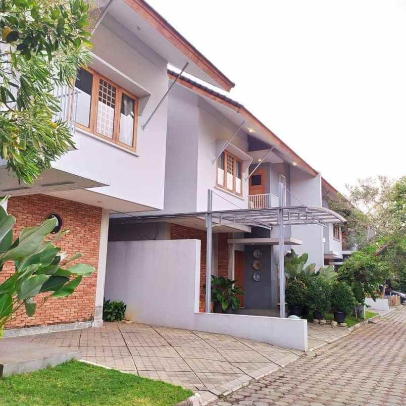 rumah townhouse asri jagakarsa jakarta selatan