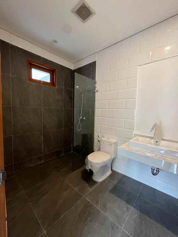 rumah townhouse asri jagakarsa jakarta selatan