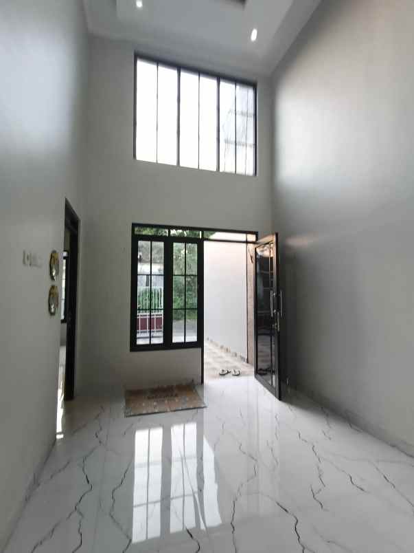 semi furnished 3 kamar tidur bisa kpr dp 0 ready stock