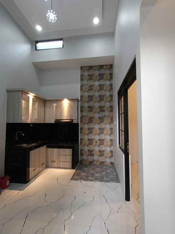 semi furnished 3 kamar tidur bisa kpr dp 0 ready stock