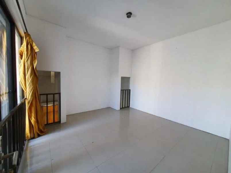 sewa rumah royal residence strategis