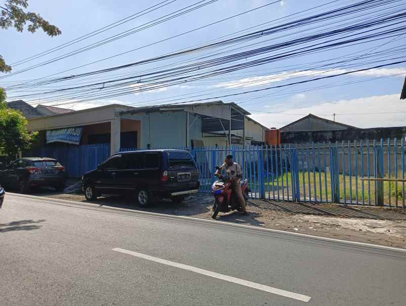 tanah dan bekas toko lamper tengah raya