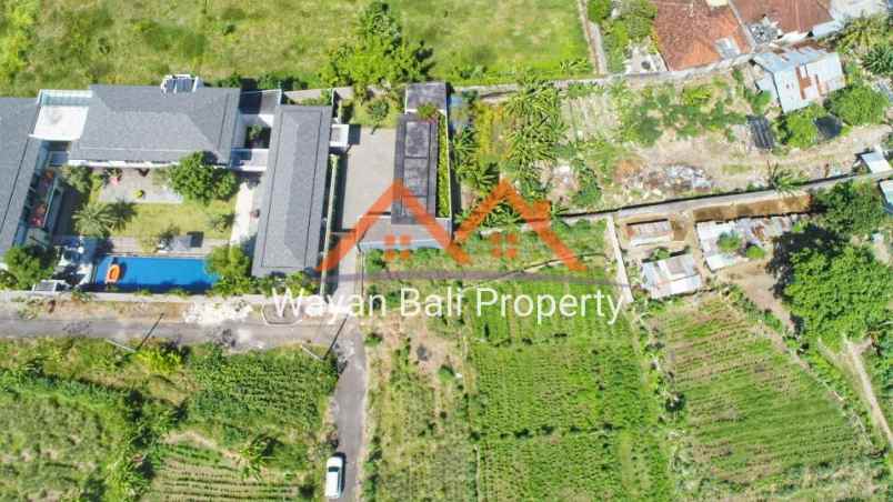 tanah jalan pantai matahari terbit