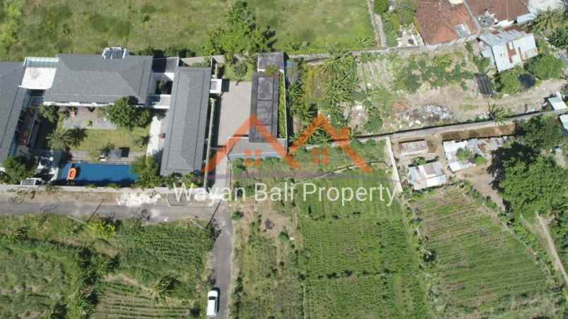 tanah jalan pantai matahari terbit