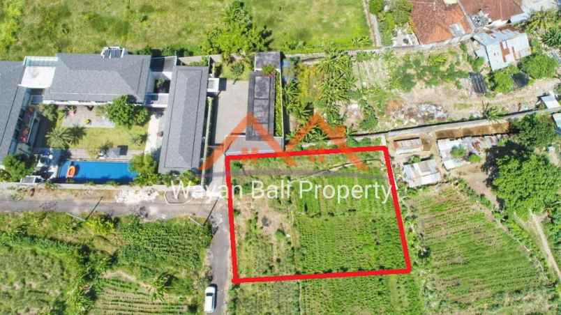 tanah jalan pantai matahari terbit