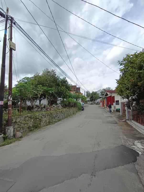 tanah pekarangan di kaliurang km 10 dekat sekolah bias